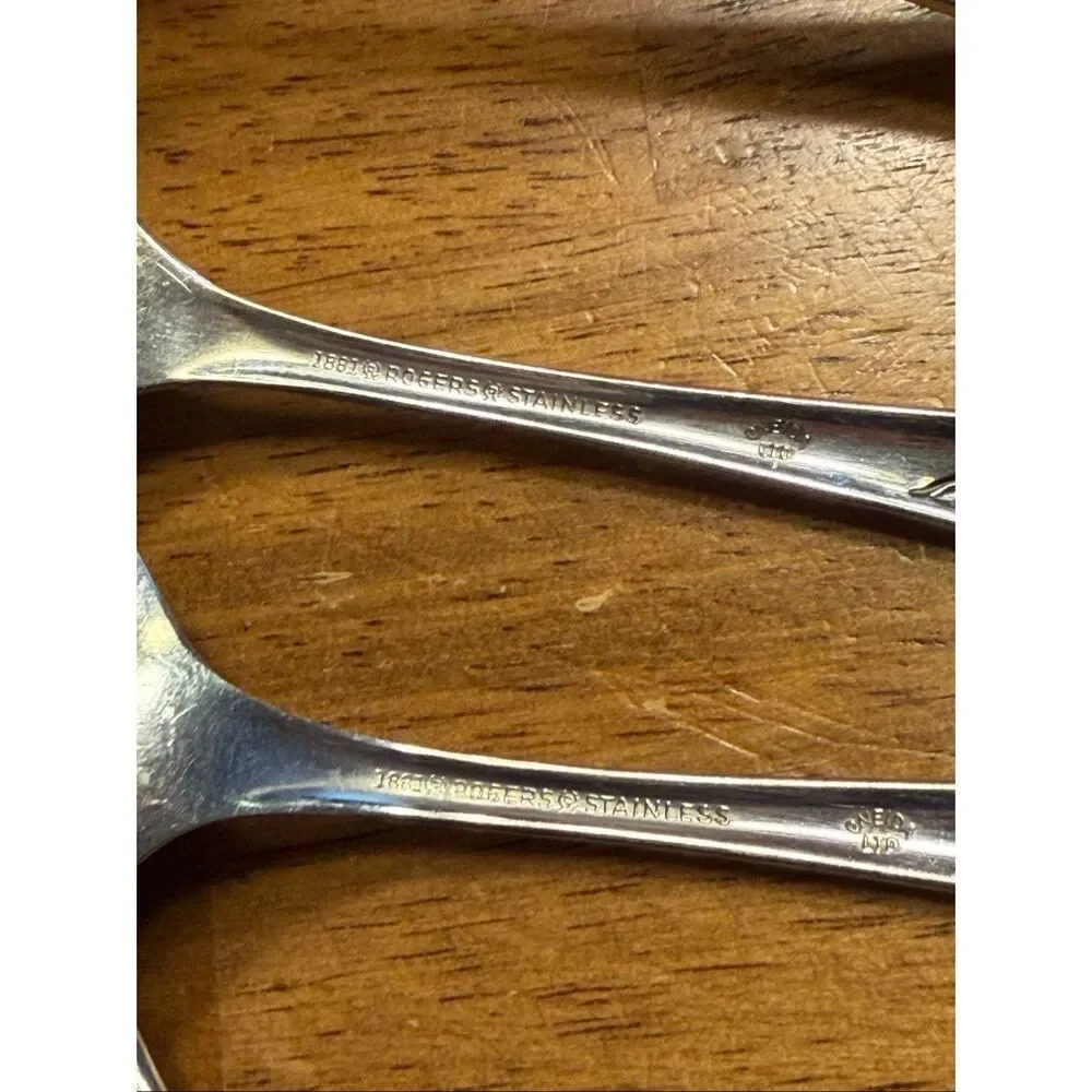 Vintage 1881 Rogers  Stainless Flatware Serving Hostess Set 4 pieces (6624)